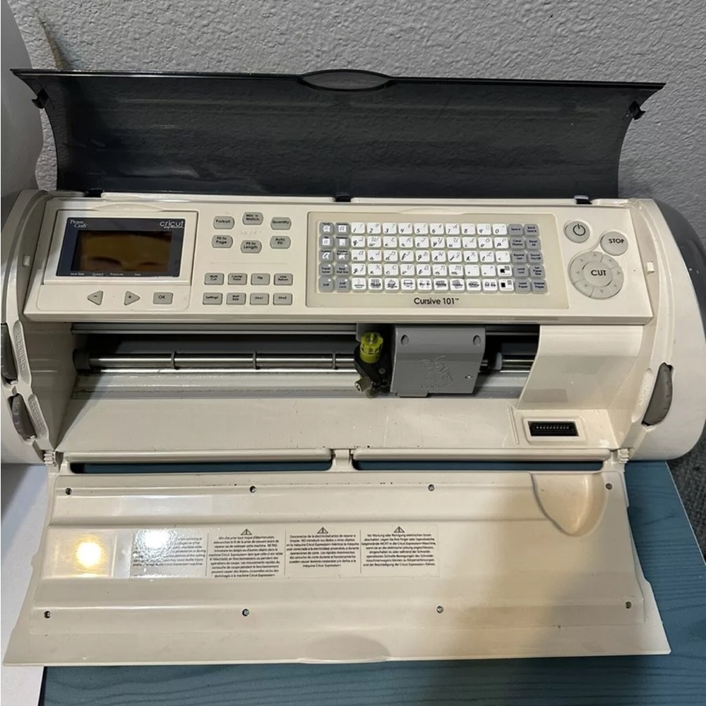 Cricut expression machine, fully functional, no power cord